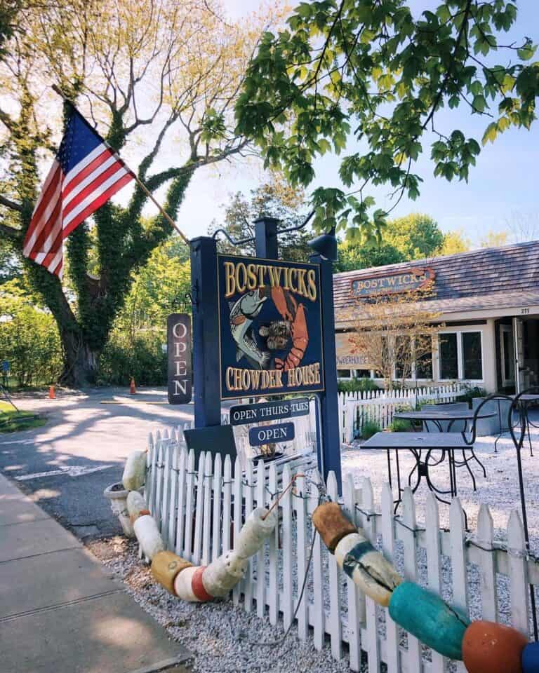 The Lobster Roll Guide to the Hamptons HAMPTONS SOCIAL