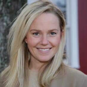 Molly Wills - Girlclass In The Hamptons